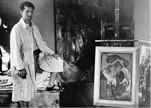 Max Weiler vor den Bildern «Auferweckung des Lazarus» und «Apfel am Himmel» im Atelier in Innsbruck, 1950