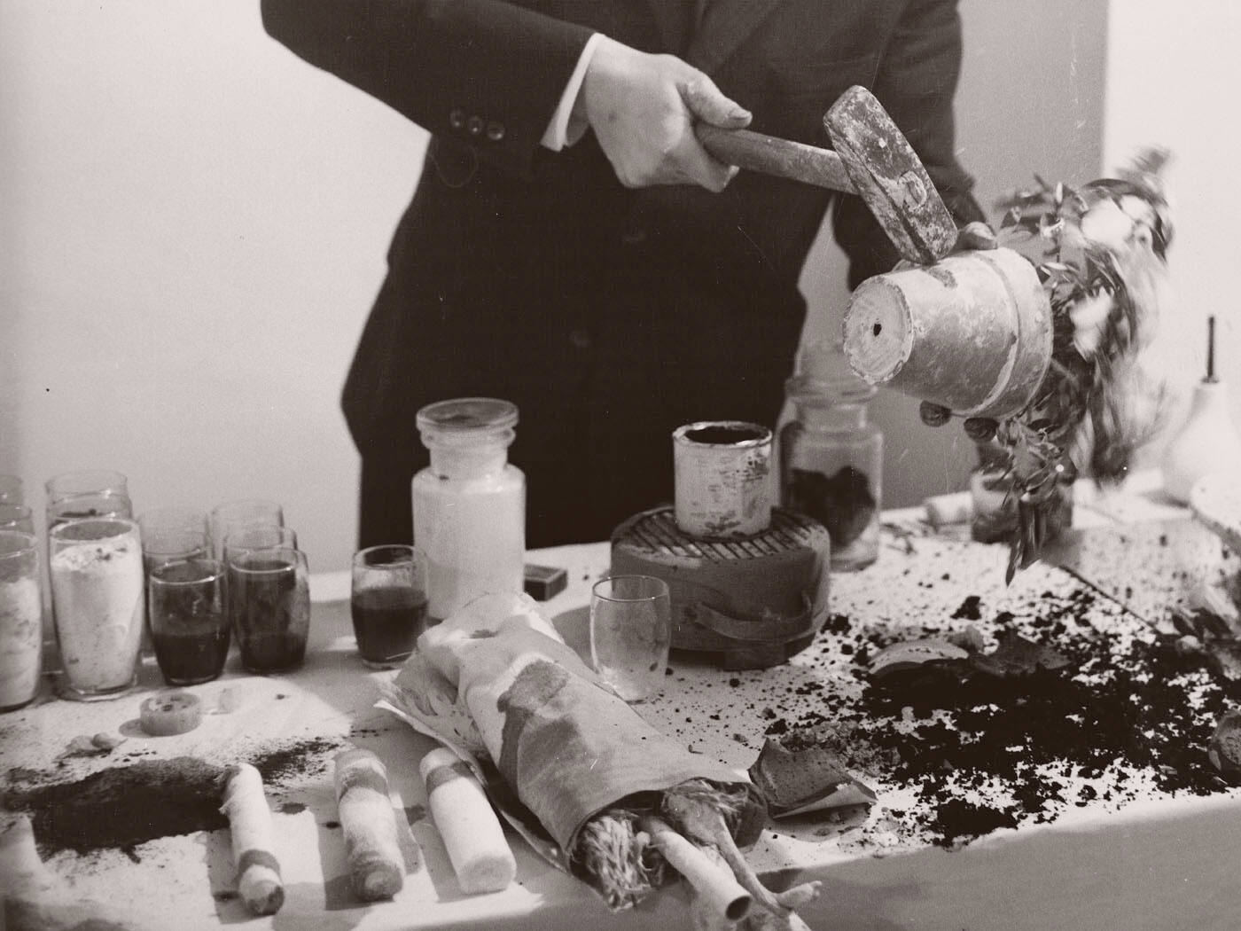 Rudolf Schwarzkogler Aktionen Wien 1965/66 - 1. Aktion Hochzeit 1965 - Wohnung Cibulka Wien - Nr. 136